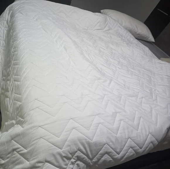 Hotel Collection White Chevron Mattress Cover - Picture 3 of 5
